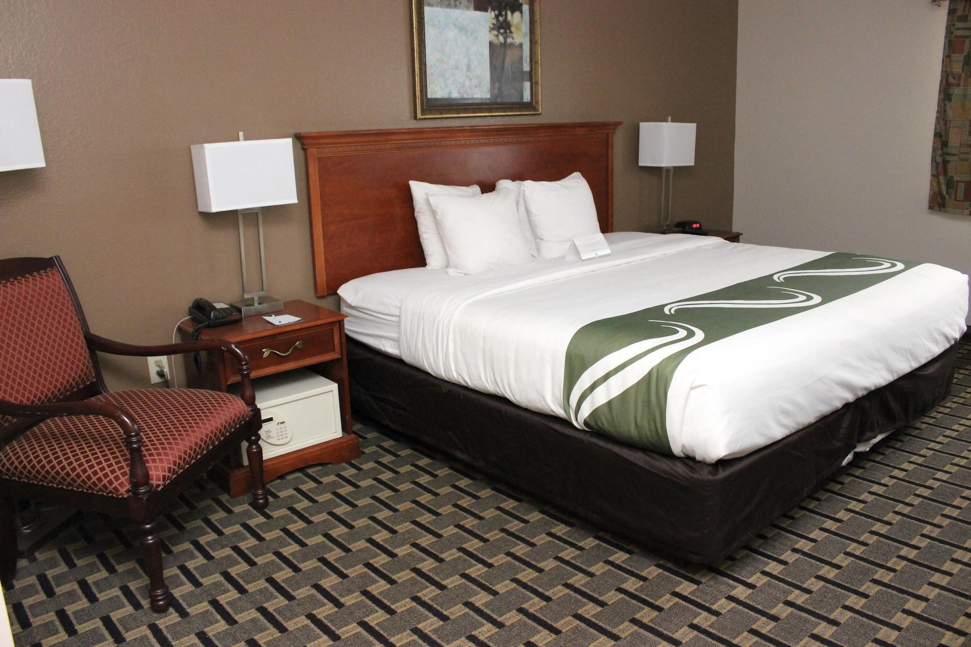 Quality Inn & Suites Detroit Metro Airport Ромулус Экстерьер фото