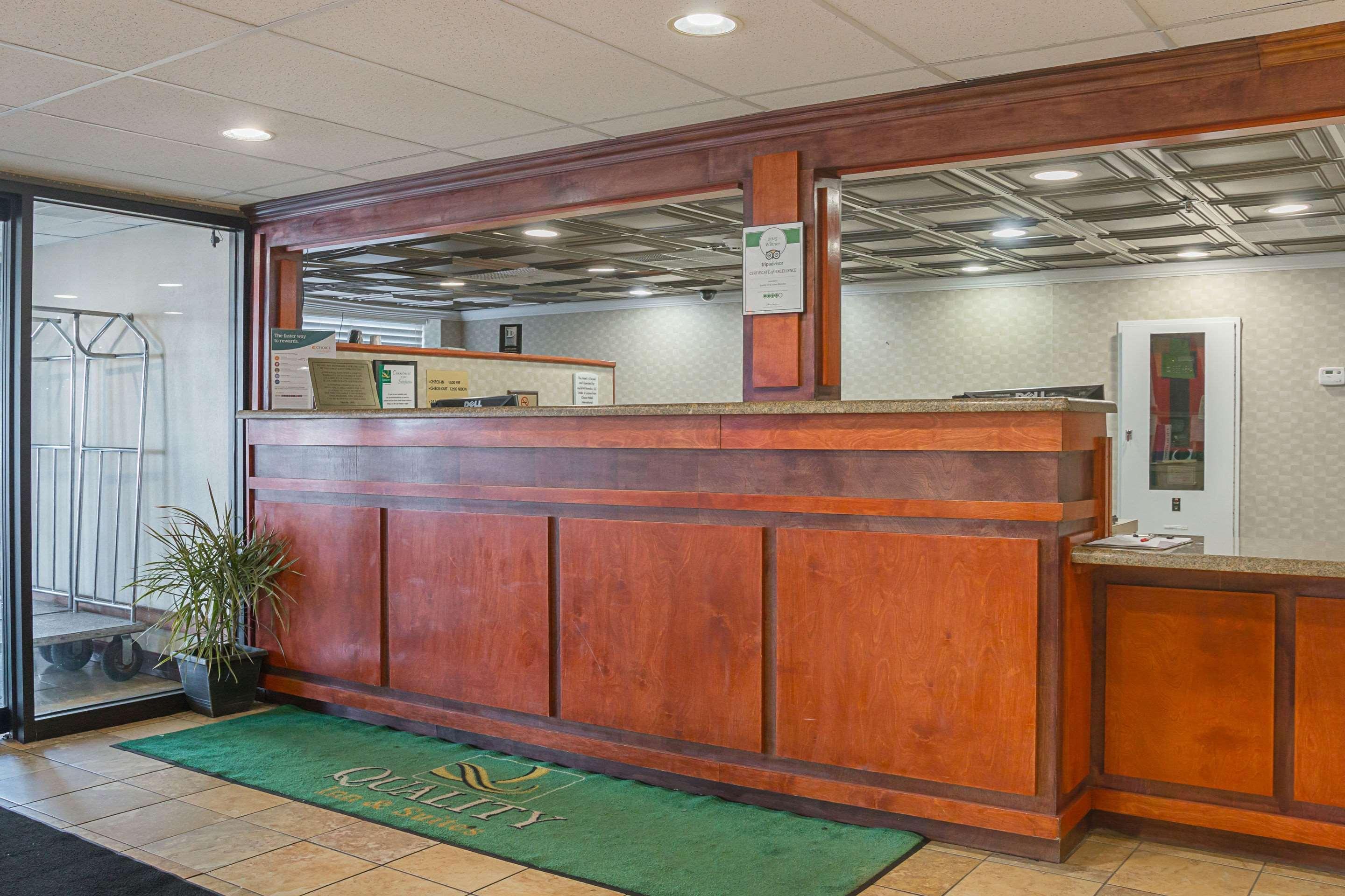 Quality Inn & Suites Detroit Metro Airport Ромулус Экстерьер фото