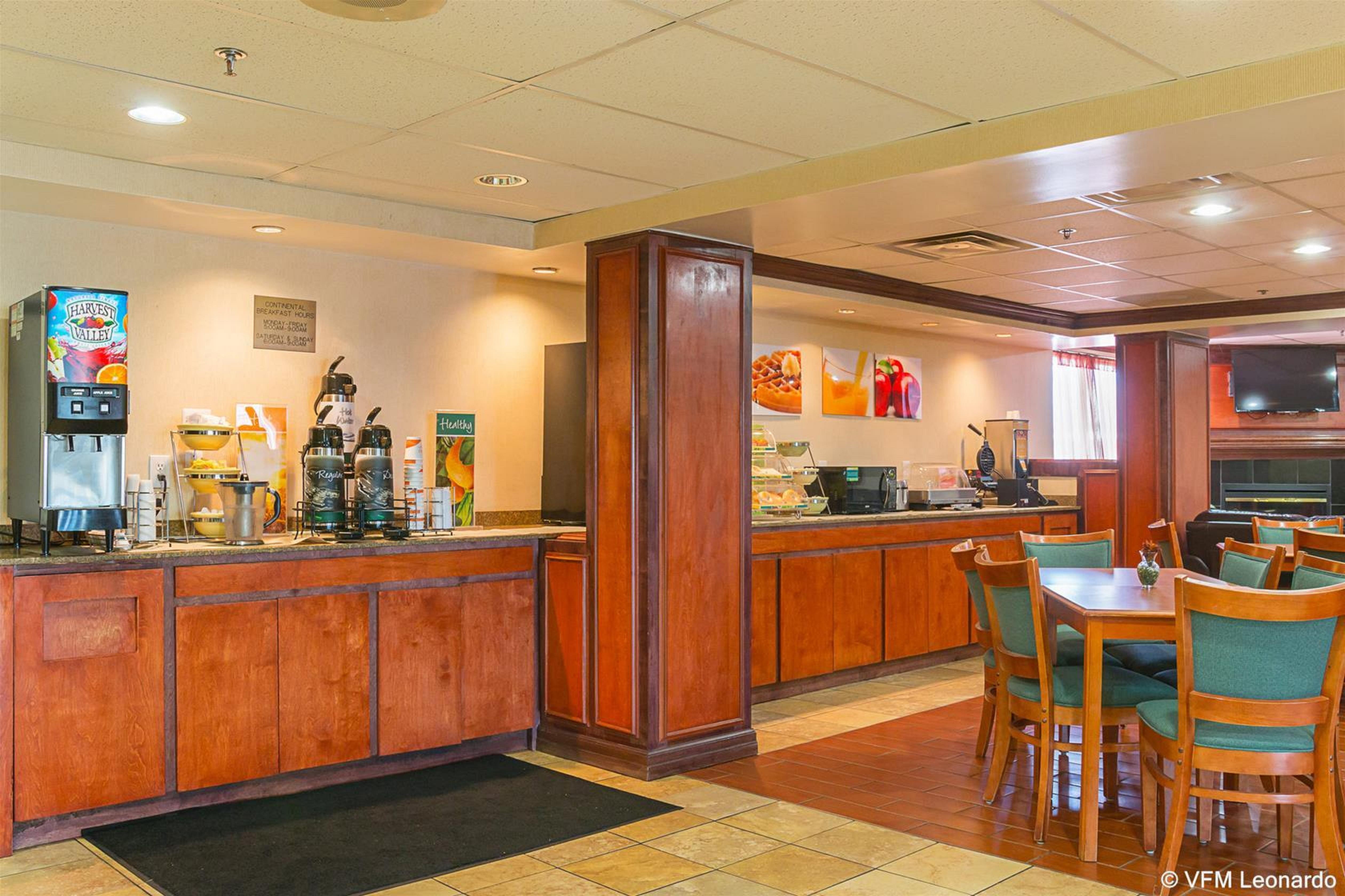Quality Inn & Suites Detroit Metro Airport Ромулус Экстерьер фото