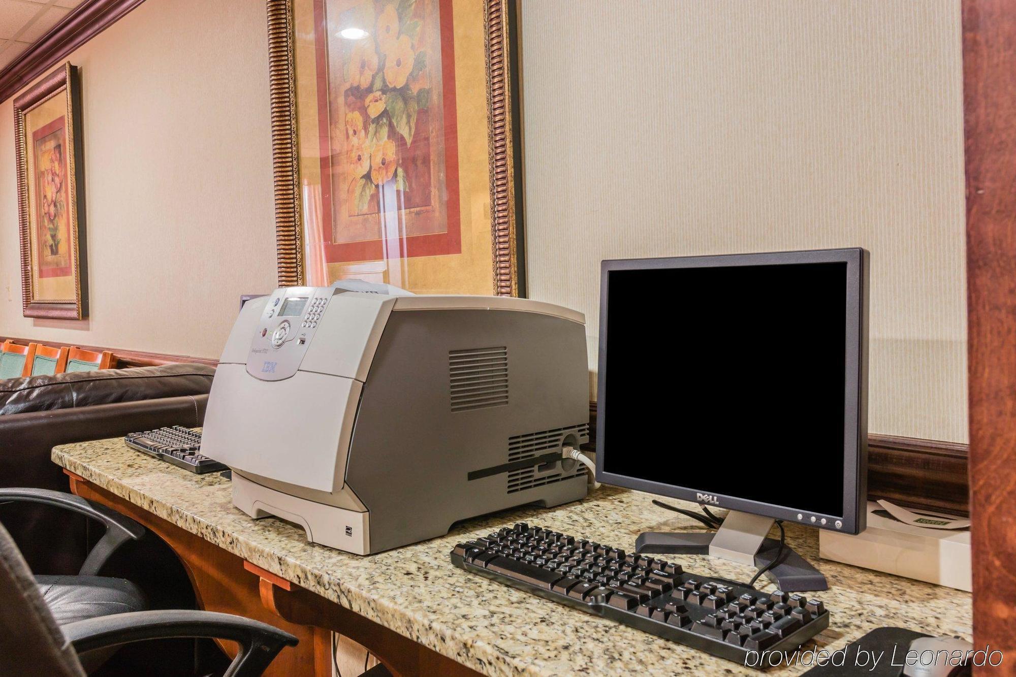 Quality Inn & Suites Detroit Metro Airport Ромулус Экстерьер фото